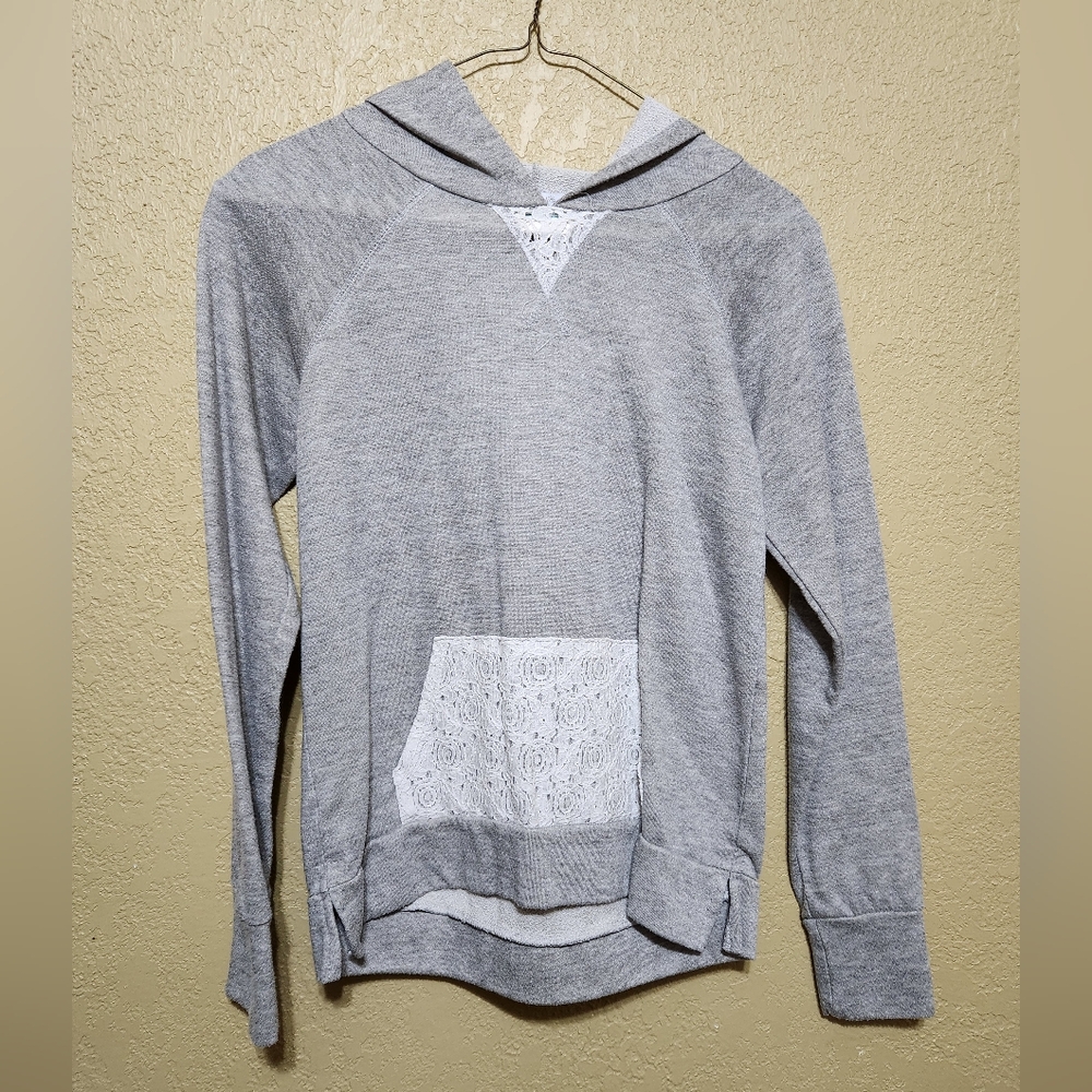 Hooded shirt